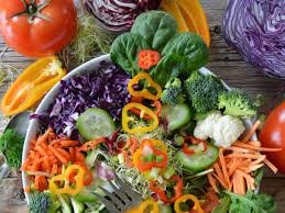 Alimentación cruda: frutas y verduras frescas